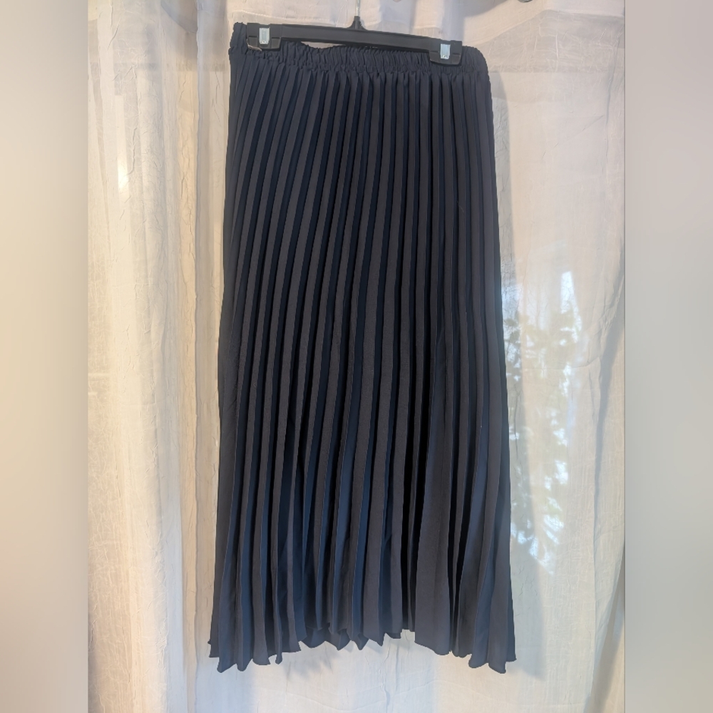 Ricki's Navy Pleated Skirt